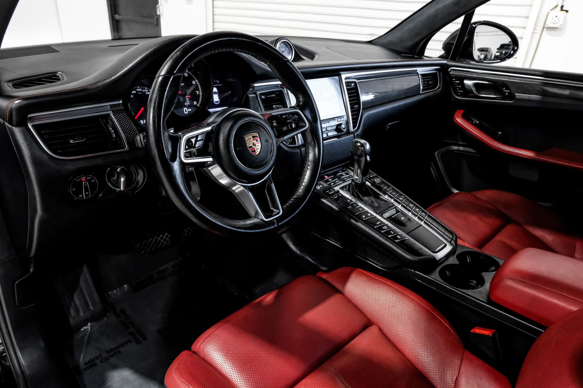 Used 2017 Porsche Macan Turbo image 19