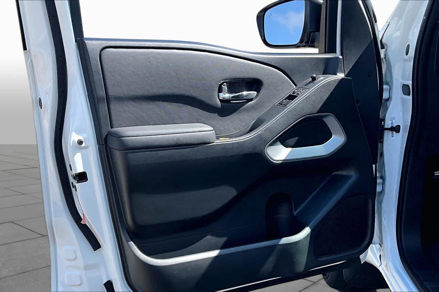 Certified 2024 Nissan Frontier SV w/ Technology Package RWD image 20