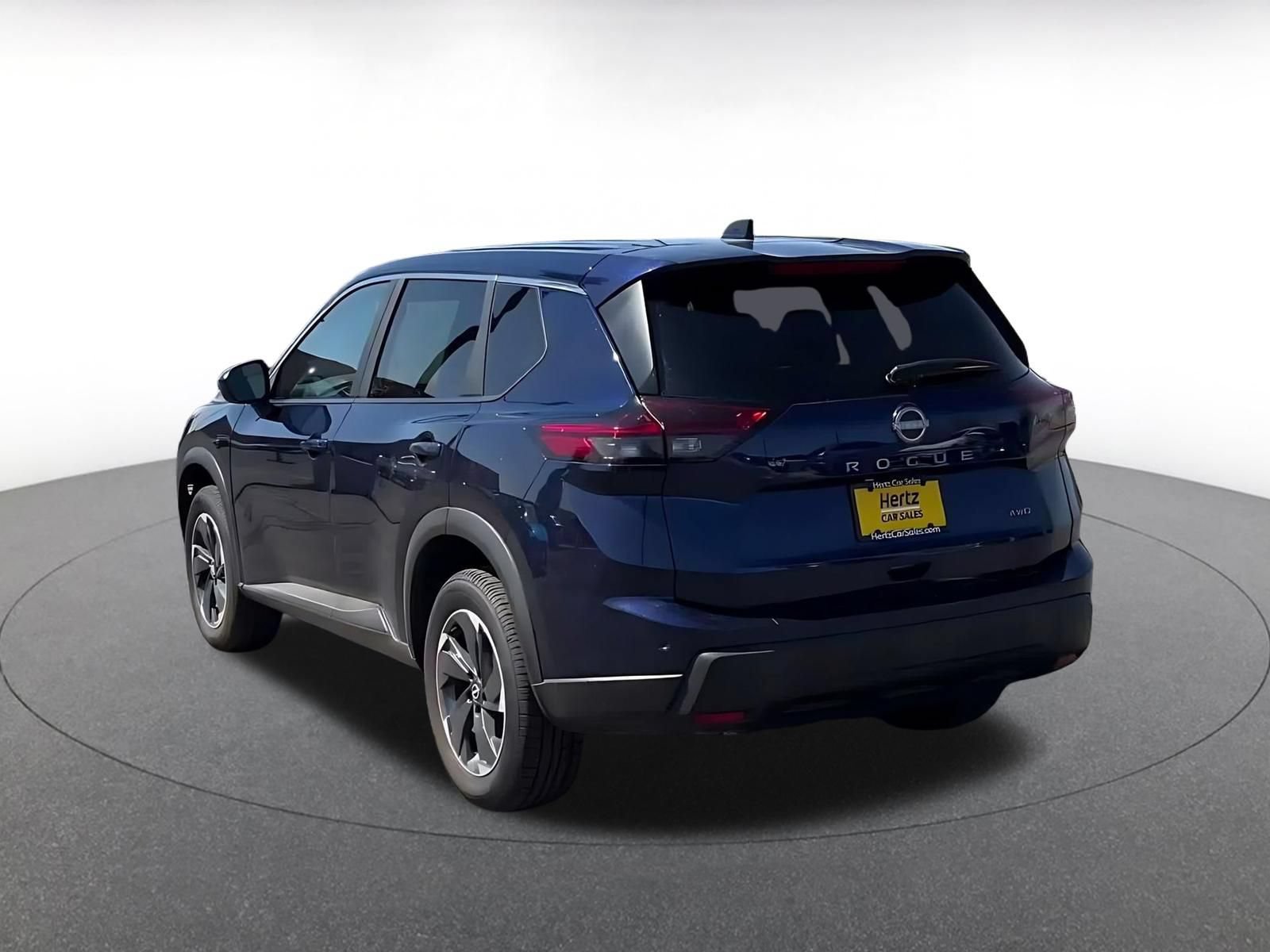 Used 2025 Nissan Rogue SV AWD/4WD image 10