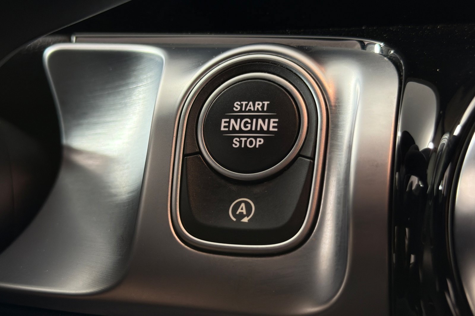Used 2022 Mercedes-Benz GLB 250 w/ Premium Package Lite image 21