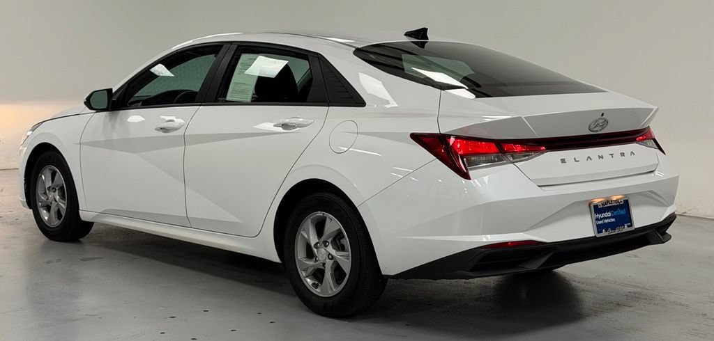 Certified 2023 Hyundai Elantra SE FWD image 4