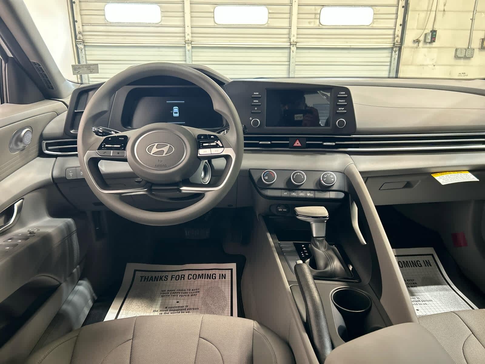 New 2026 Hyundai Elantra SE FWD image 4