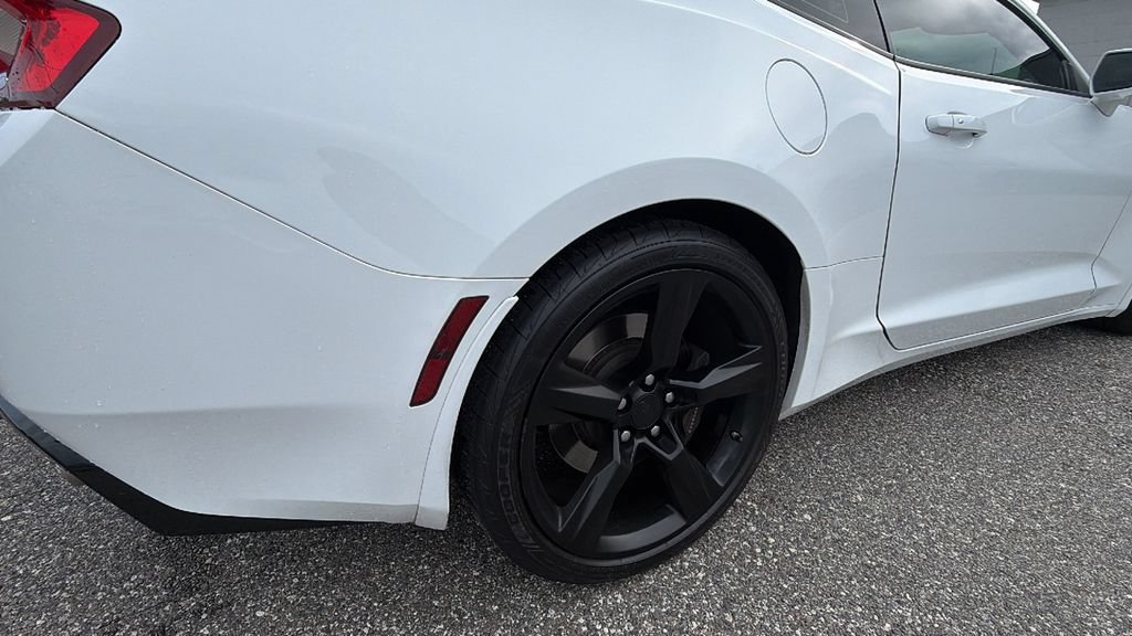 Used 2016 Chevrolet Camaro SS RWD image 11