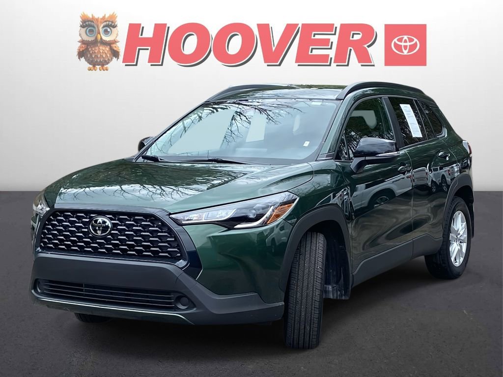 Used 2025 Toyota Corolla Cross LE image 6