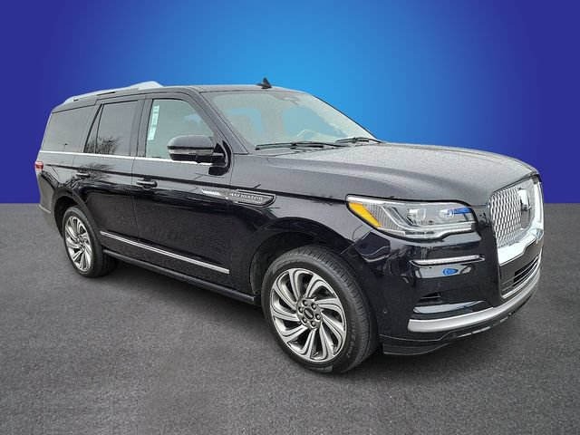 Used 2022 Lincoln Navigator Reserve AWD/4WD image 3