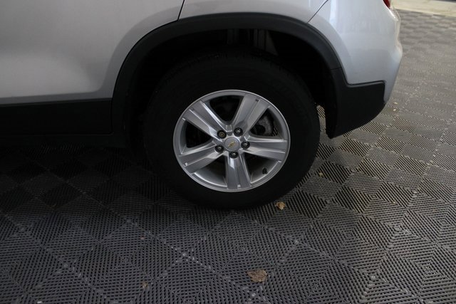 Used 2021 Chevrolet Trax LT image 9