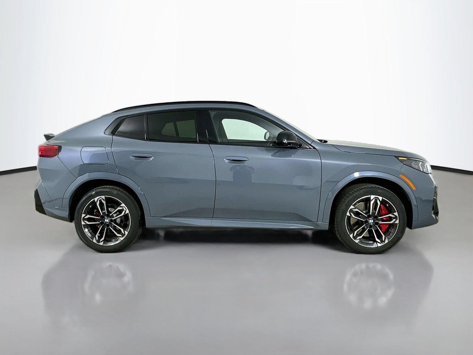 New 2026 BMW X2 xDrive28i w/ Technology Package AWD/4WD image 4