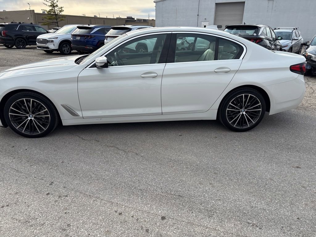 Used 2022 BMW 530i xDrive w/ Premium Package image 3