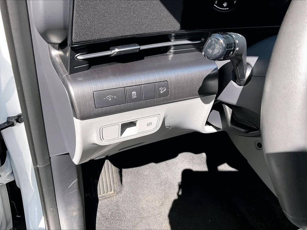 Used 2025 Hyundai Kona SEL AWD/4WD image 25