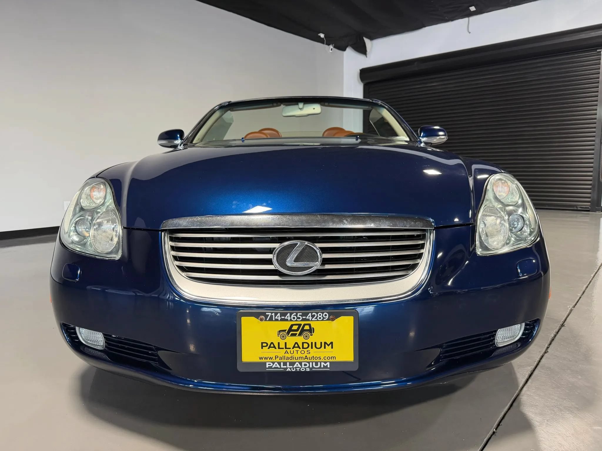 Used 2004 Lexus SC 430 Convertible RWD image 2