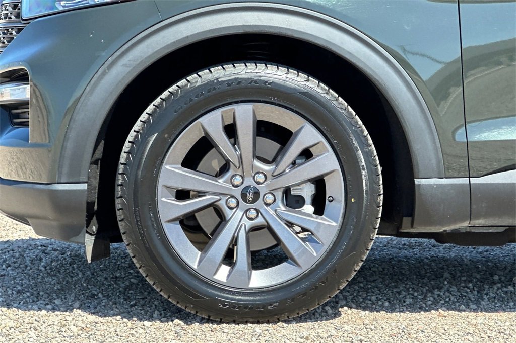 Used 2022 Ford Explorer XLT w/ Equipment Group 202A image 30