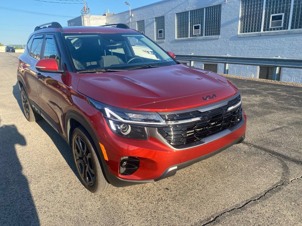 Used 2025 Kia Seltos X-Line AWD/4WD image 3