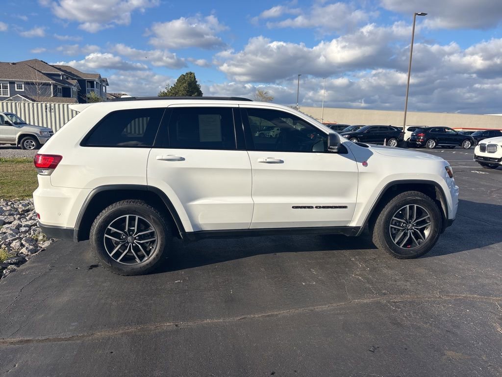 Used 2017 Jeep Grand Cherokee Trailhawk w/ Trailhawk Luxury Group image 7