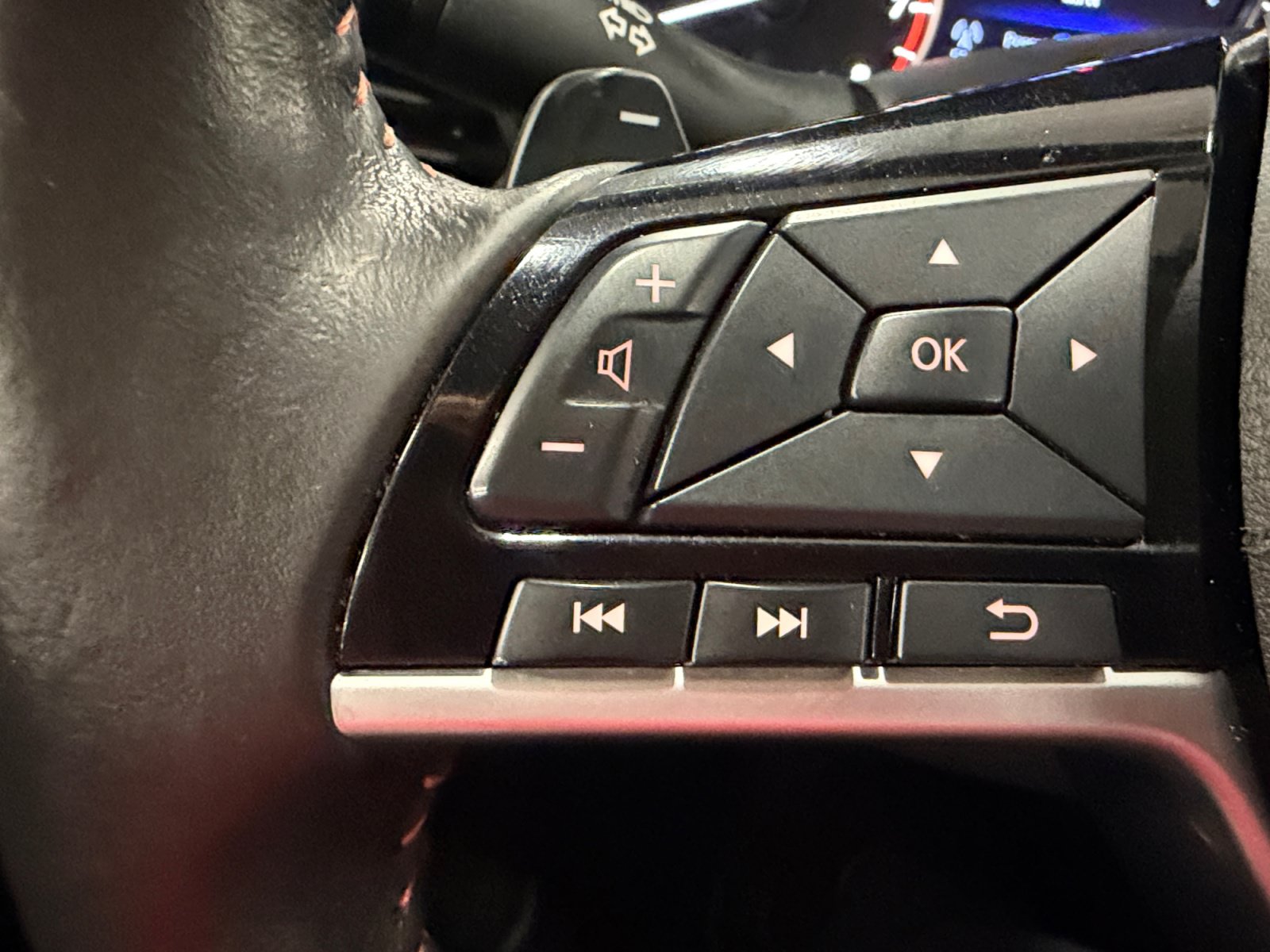 Used 2024 Nissan Altima 2.5 SR FWD image 17