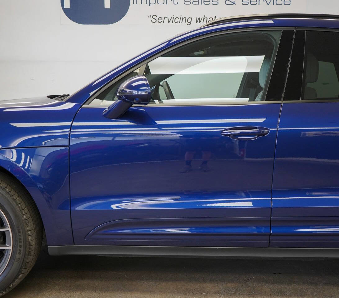 Used 2024 Porsche Macan image 9