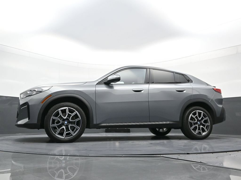 Used 2025 BMW X2 xDrive28i w/ Premium Package image 25