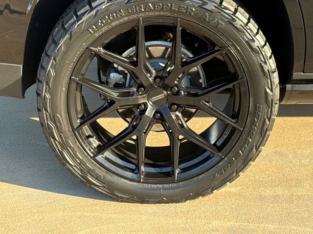 Used 2025 GMC Yukon AT4 Ultimate image 10