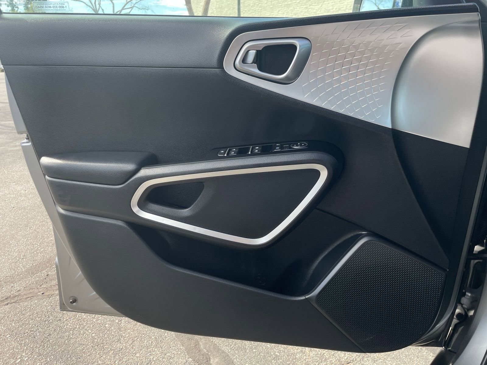 Used 2025 Kia Soul LX w/ LX Technology Package image 18