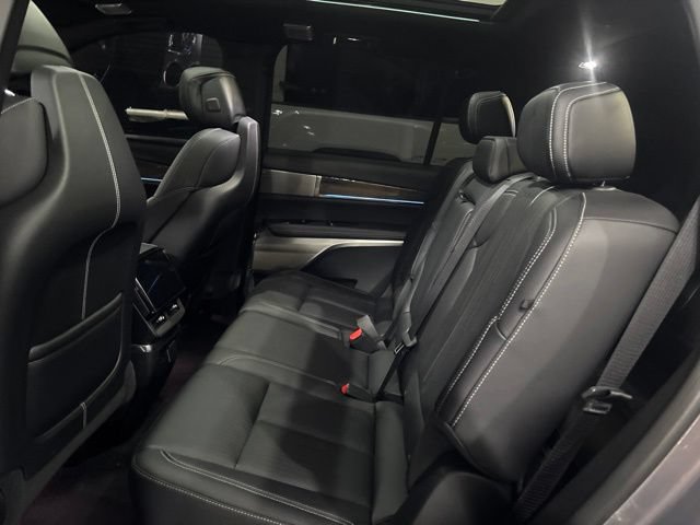 Used 2026 Cadillac Vistiq Luxury AWD/4WD image 29