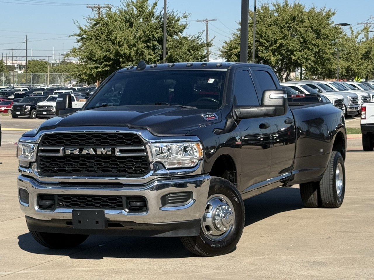 Used 2024 RAM 3500 Tradesman w/ Chrome Appearance Group AWD/4WD image 2