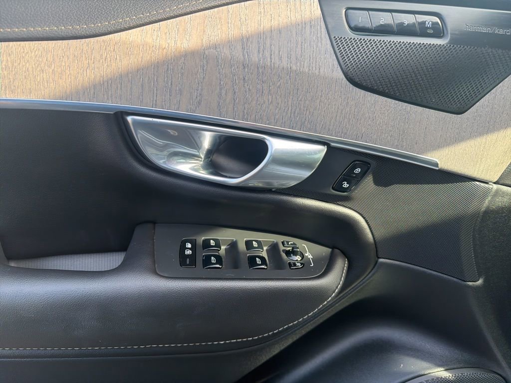 Used 2022 Volvo XC90 T6 Inscription w/ Advanced Package image 12