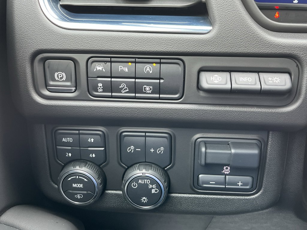 Used 2024 Chevrolet Tahoe High Country AWD/4WD image 29