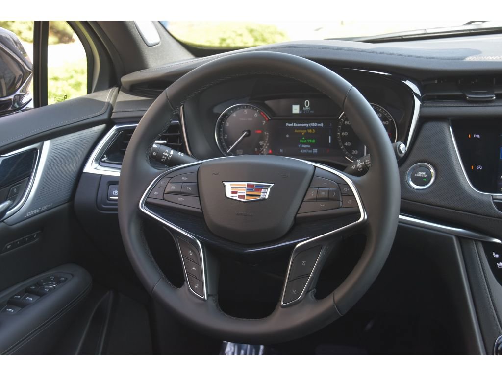 New 2025 Cadillac XT5 Premium Luxury w/ LPO, Floor Liner Package image 17