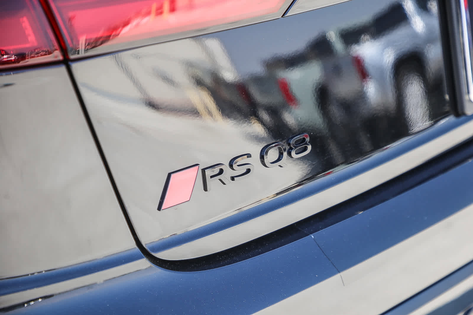 New 2025 Audi RS Q8 performance image 13