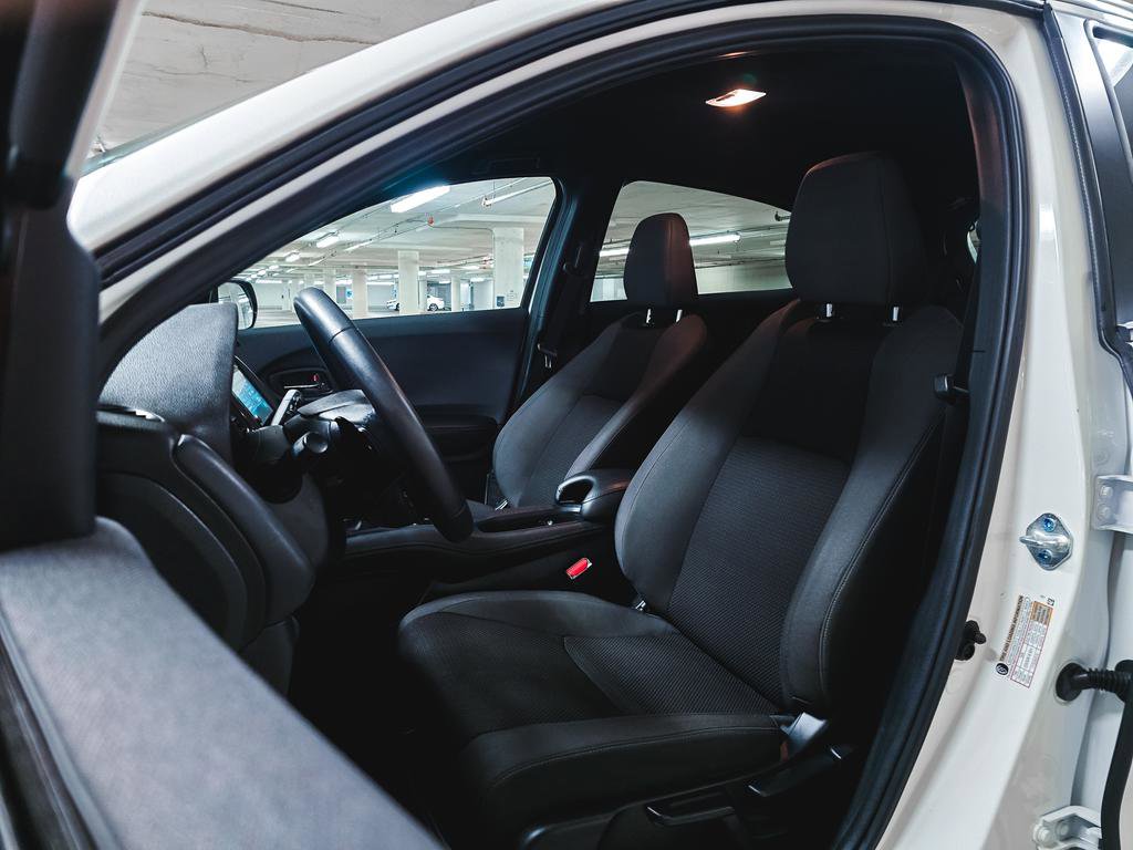 Used 2021 Honda HR-V Sport image 17