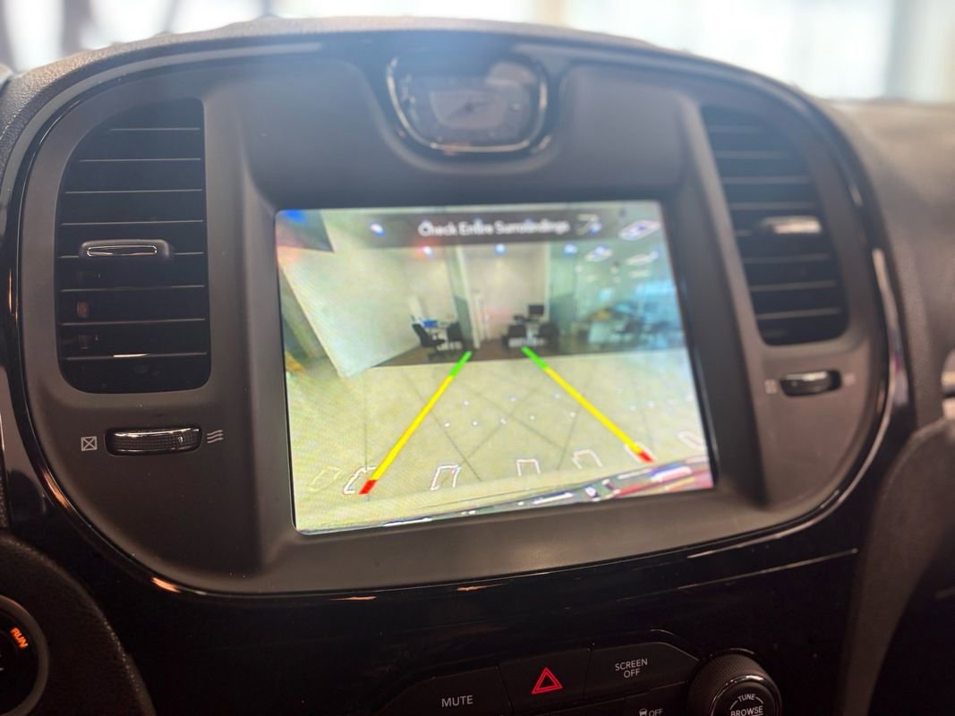 Used 2018 Chrysler 300 S w/ Safetytec Plus Group AWD/4WD image 33