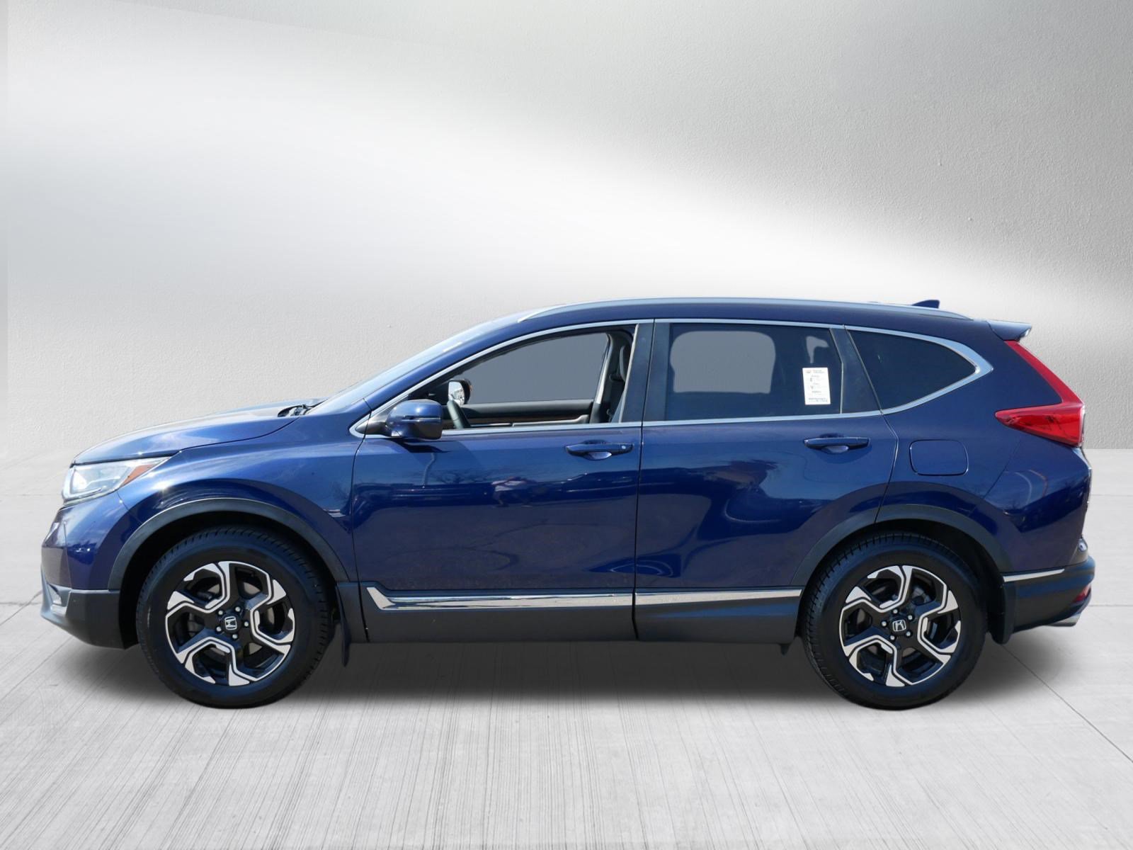 Used 2018 Honda CR-V Touring image 4