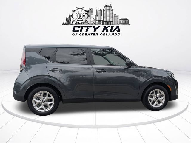 Certified 2025 Kia Soul LX w/ LX Technology Package FWD image 7