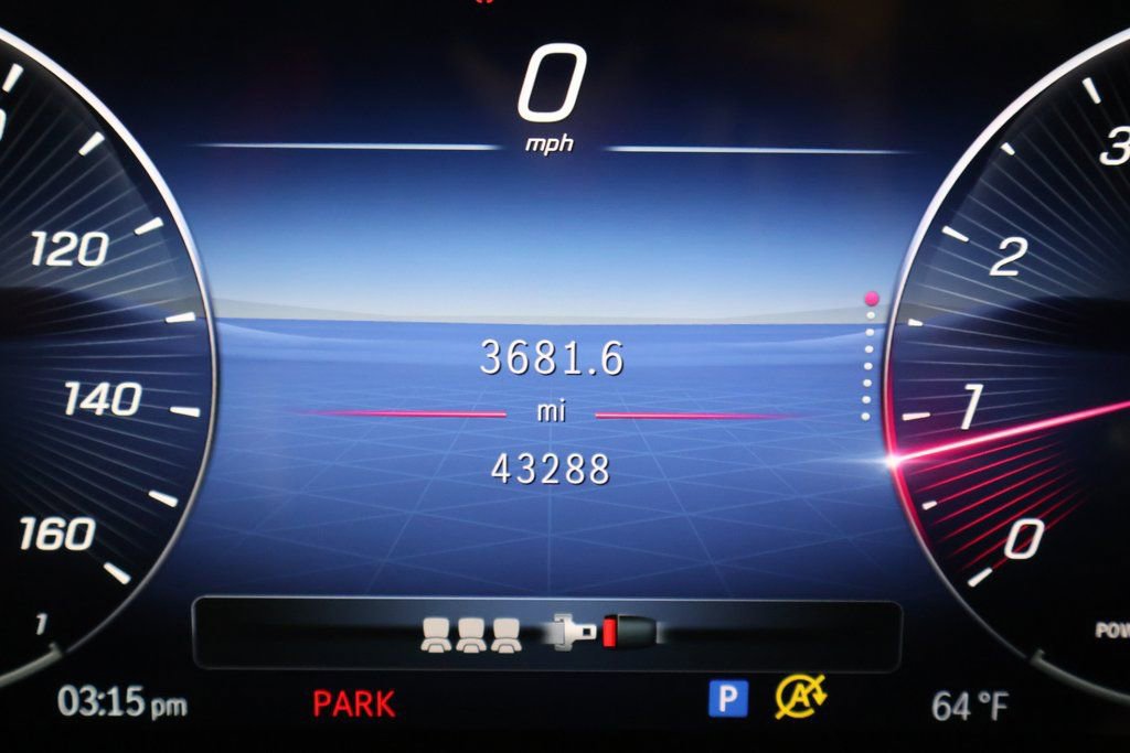 Used 2023 Mercedes-Benz GLC 300 image 17
