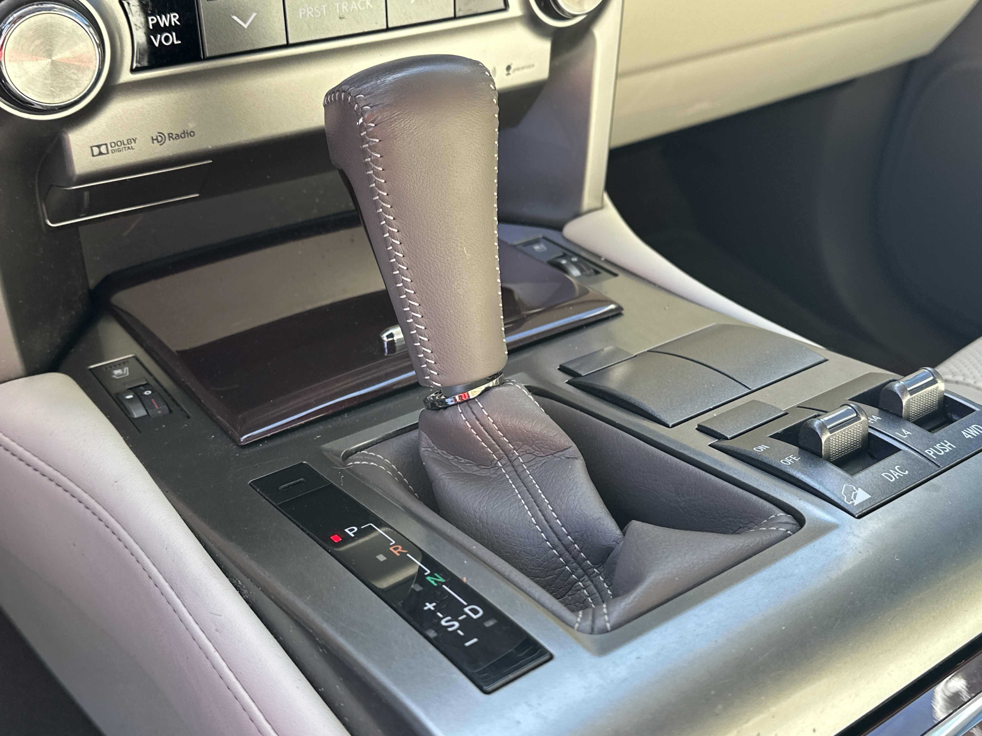 Used 2016 Lexus GX 460 w/ Premium Package image 33