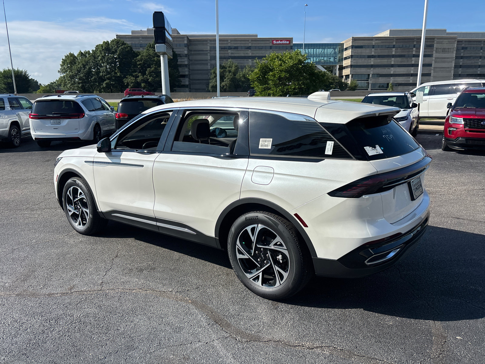 New 2026 Lincoln Nautilus Premier AWD/4WD image 5