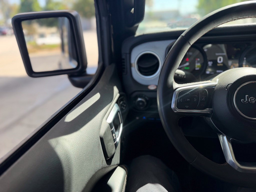 Used 2024 Jeep Wrangler Unlimited Sahara AWD/4WD image 7