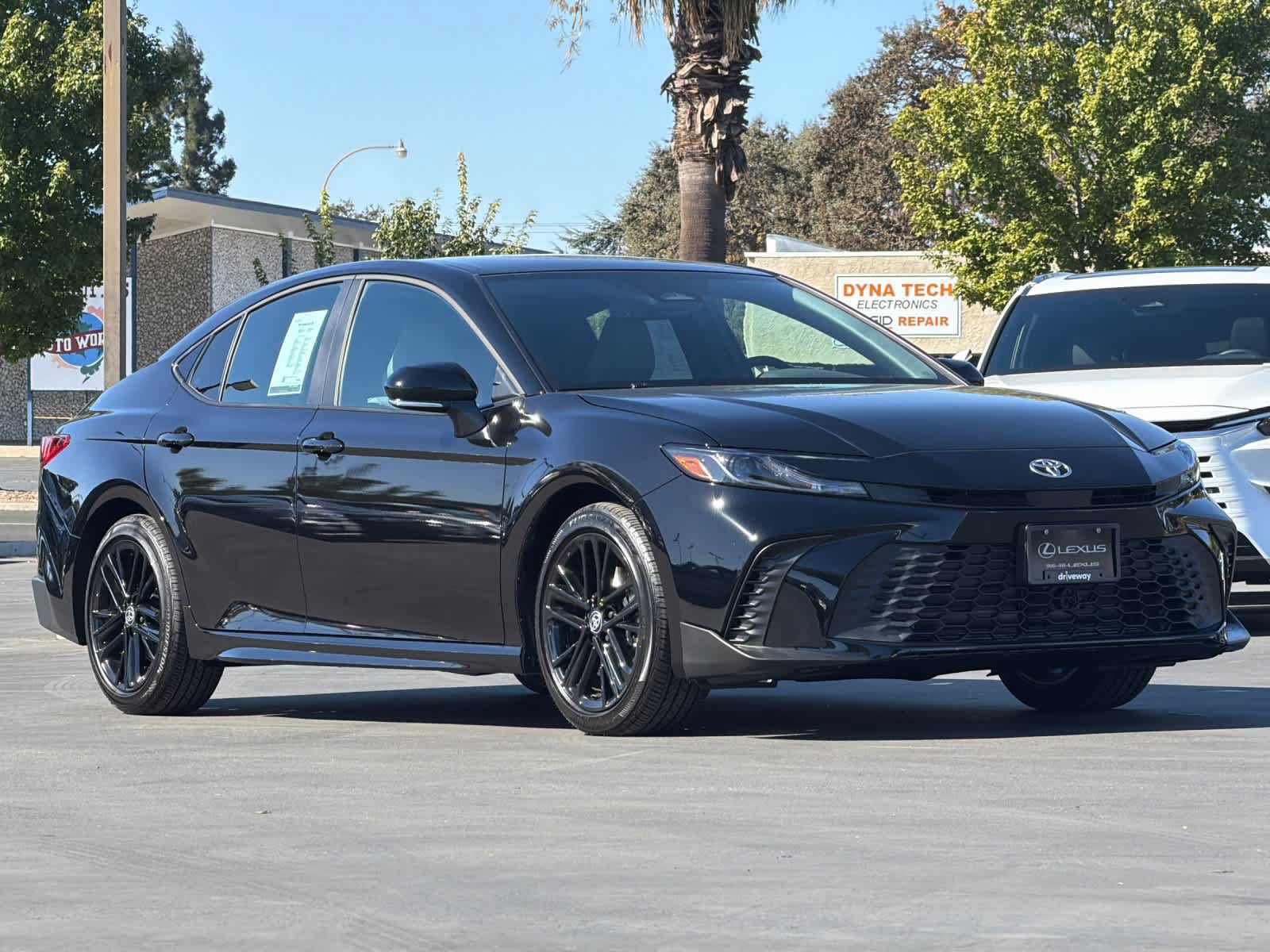 Used 2026 Toyota Camry SE w/ Convenience Package FWD image 5