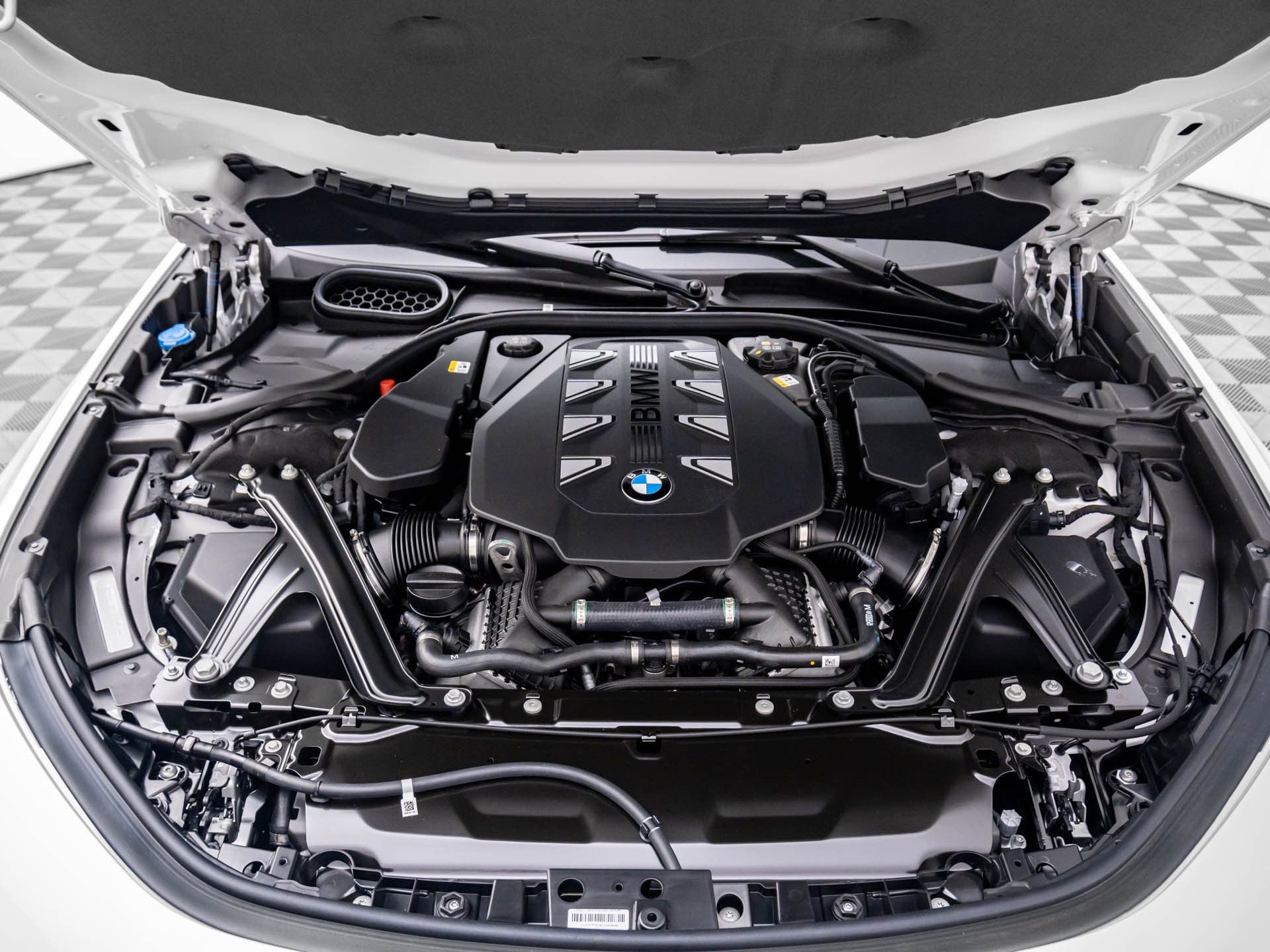 Used 2025 BMW 760i xDrive image 35