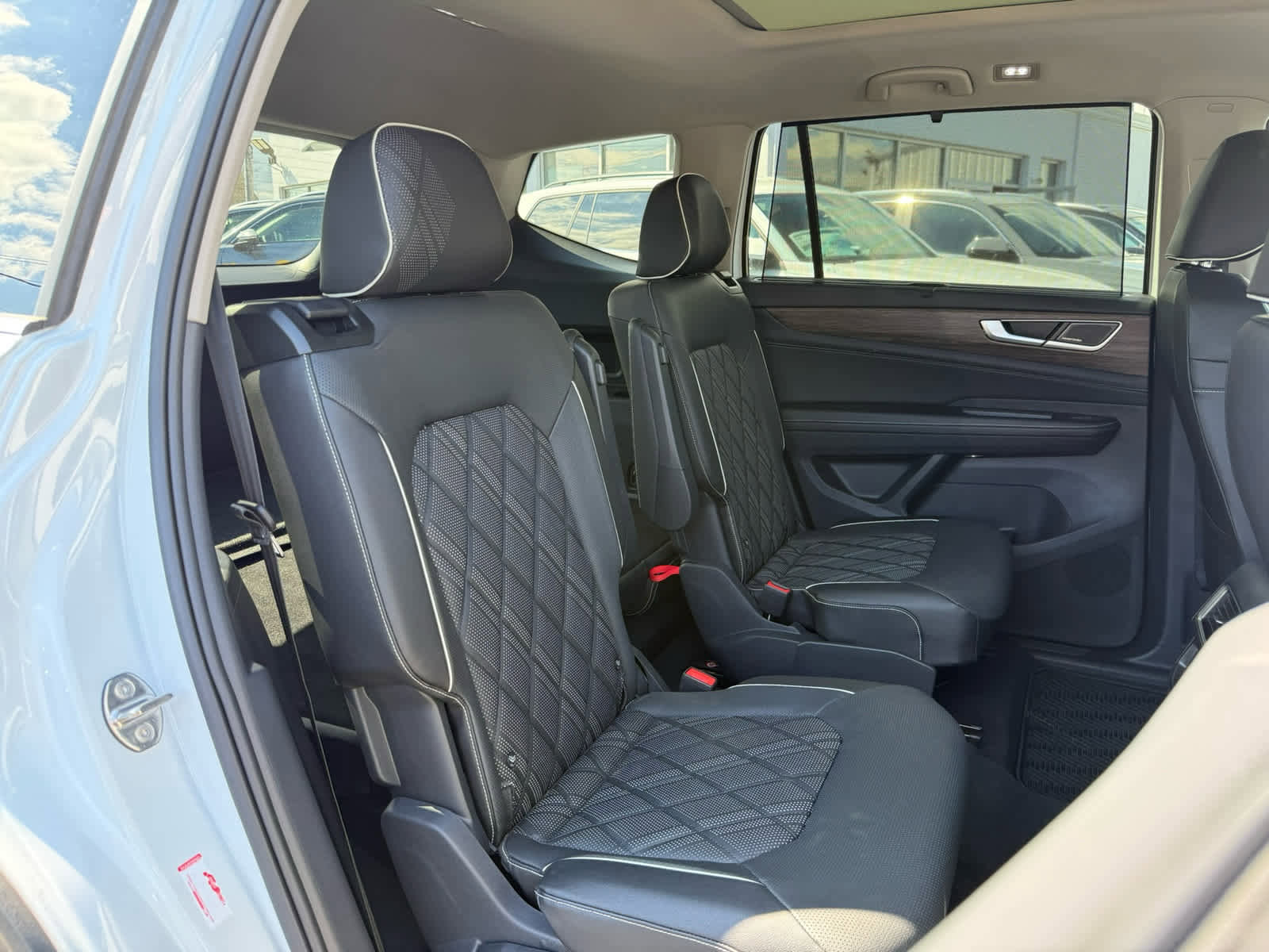 Used 2026 Volkswagen Atlas SEL Premium R-Line AWD/4WD image 12