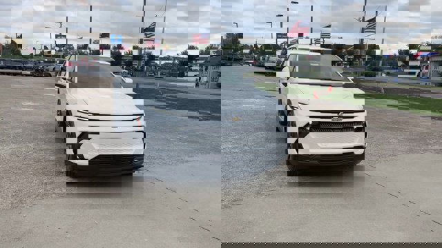 New 2026 Chevrolet Equinox EV LT image 3