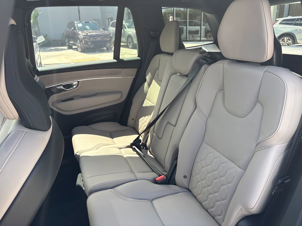 New 2026 Volvo XC90 B6 Plus w/ Protection Package Premier image 9