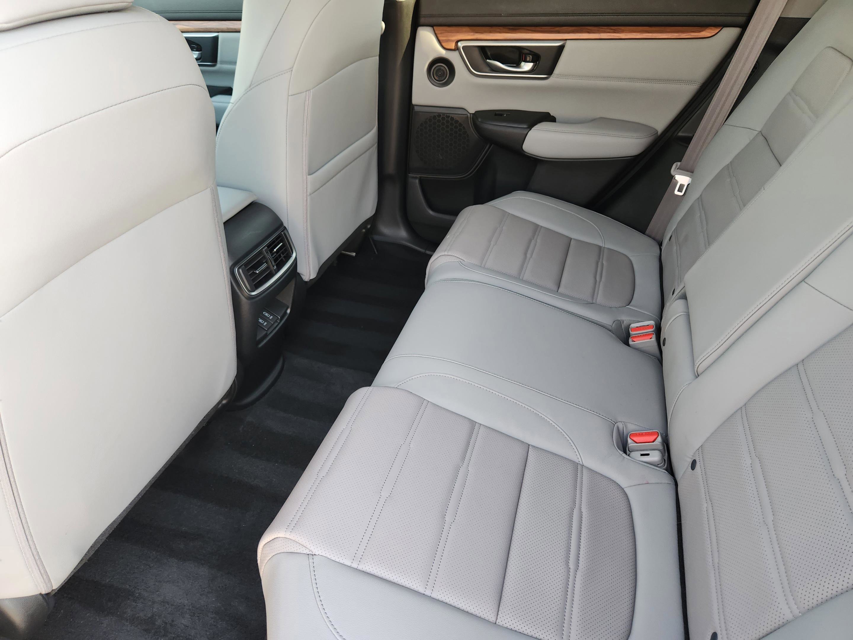 Used 2022 Honda CR-V Touring image 30