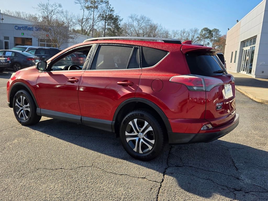 Used 2017 Toyota RAV4 LE image 7