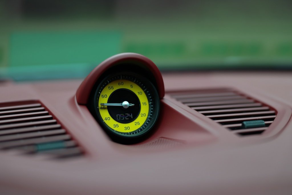 Used 2024 Porsche 911 Carrera w/ Premium Package image 39