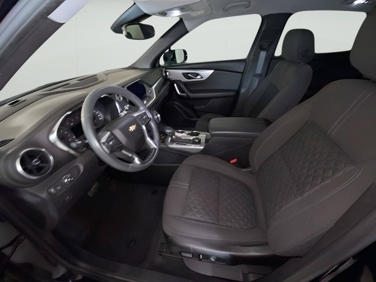 Used 2021 Chevrolet Blazer LT FWD image 17