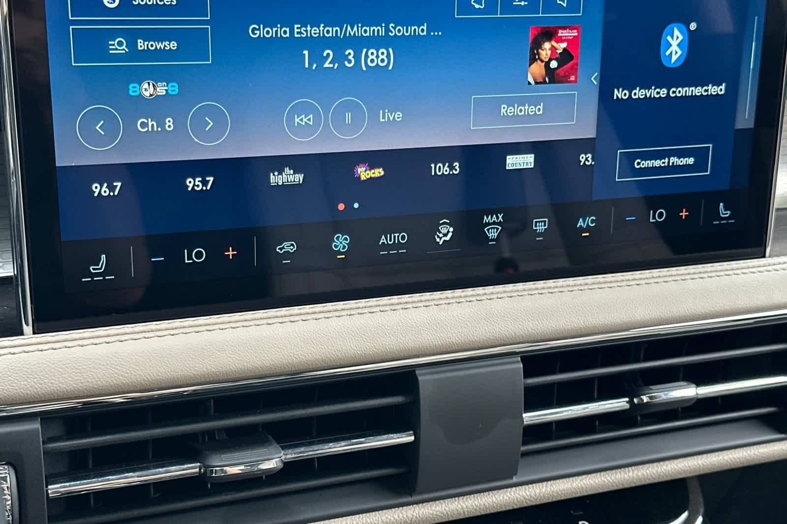 Used 2025 Lincoln Corsair FWD image 21