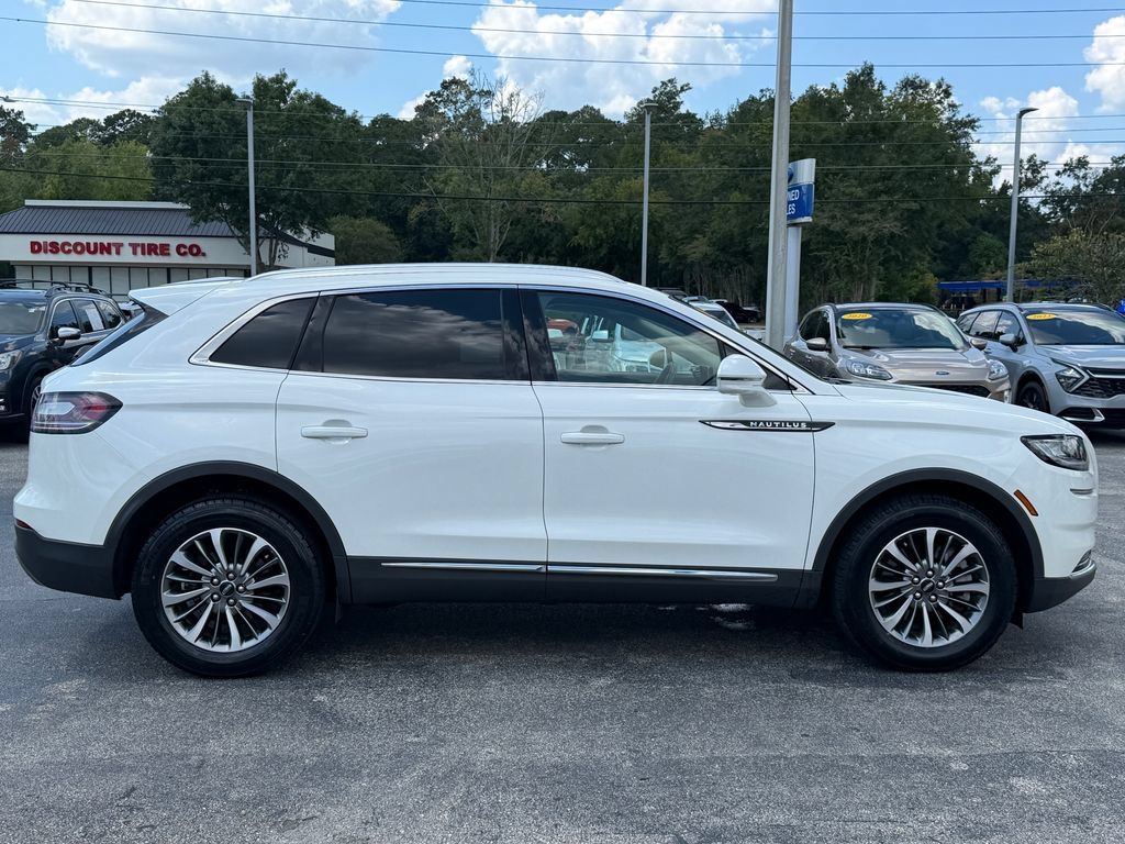 Used 2023 Lincoln Nautilus FWD w/ Premium Package image 5