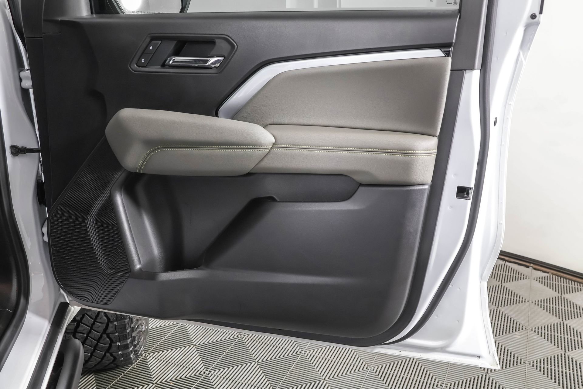 Certified 2025 Chevrolet Colorado ZR2 w/ Technology Package image 51