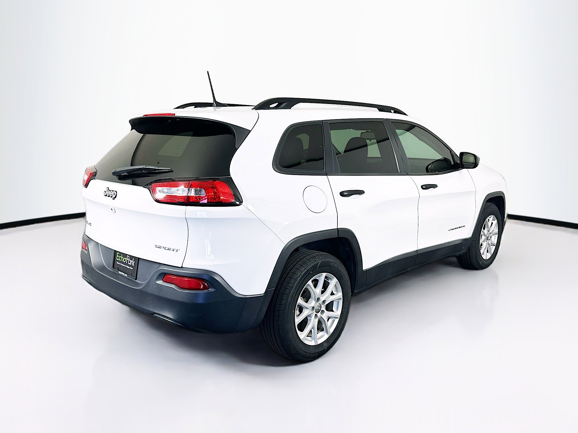 Used 2016 Jeep Cherokee Sport image 9