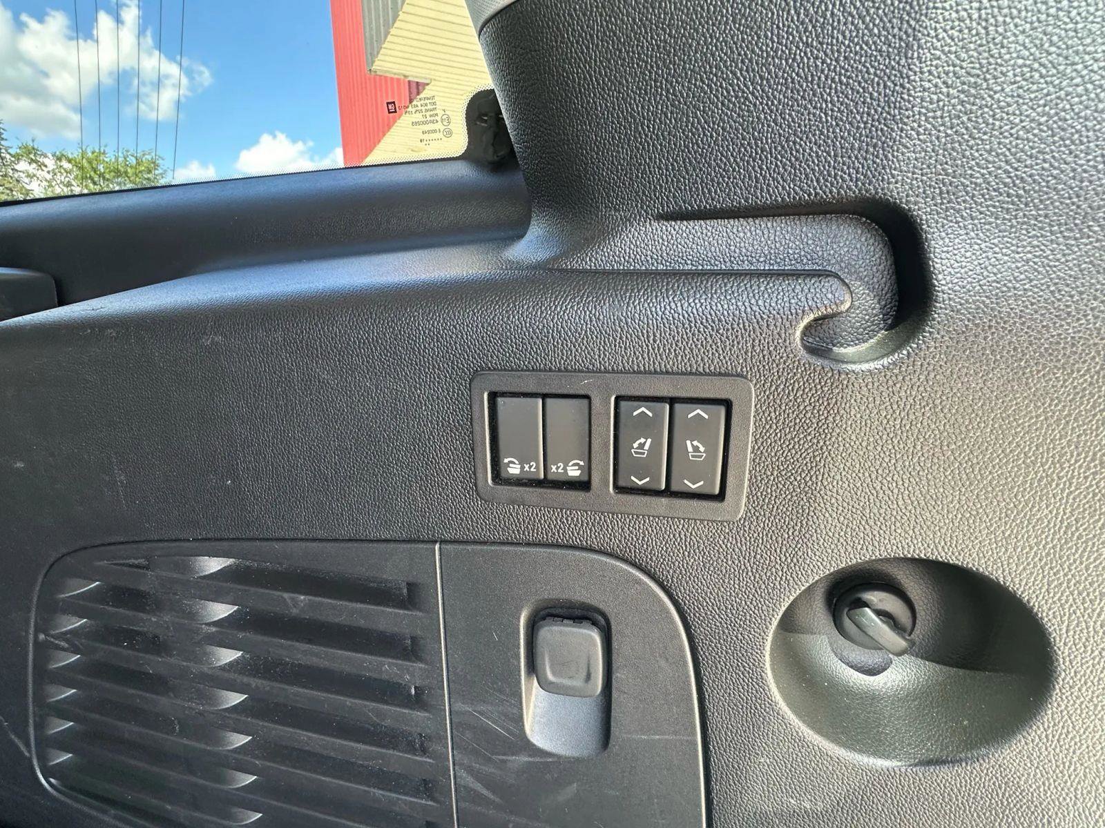 Used 2018 GMC Yukon XL Denali w/ Denali Ultimate Package image 77